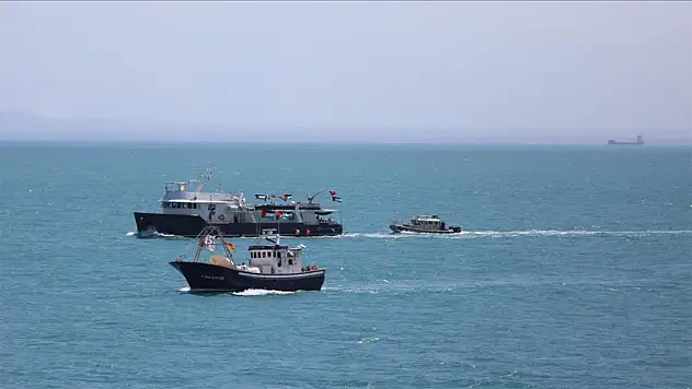 İsrail, Gazze'ye insani yardım götüren Sumud Filosu'na müdahale ediyor