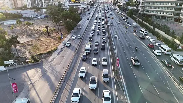 İstanbul'da iş çıkışı trafiği dron ile görüntülendi