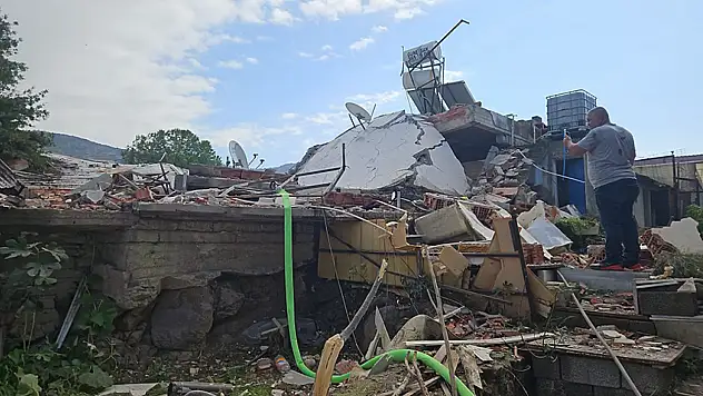 İzmir'de evde patlama: 1 yaralı