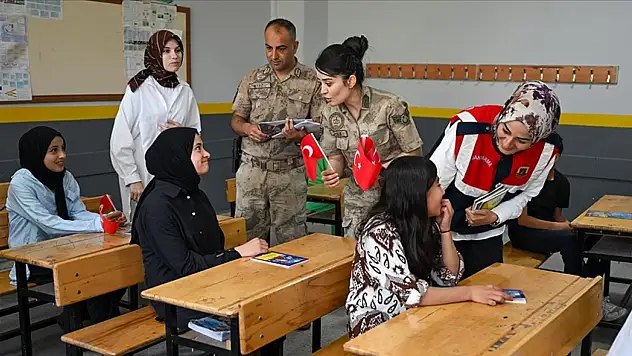 jandarma timleri 64 bin 124 öğrencinin gönlüne dokundu