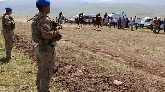 Jandarmadan huzur ve güven nöbeti