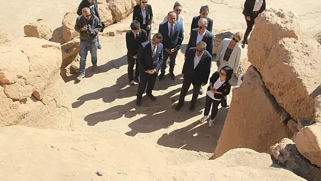 Japon Prenses Akiko, Şanlıurfa'daki Taş Tepeler kazılarını inceledi