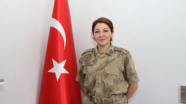 Kadın jandarma komutanın mutluluğu