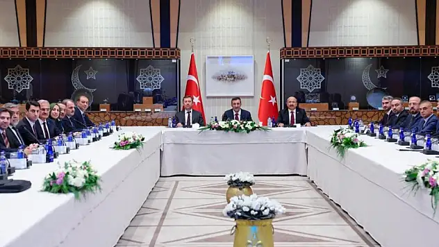 Kamuda Etkin Yönetim ve Denetim İçin Külliye'de Toplantı