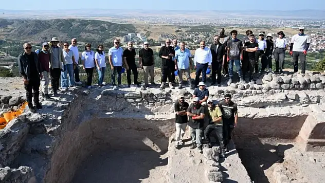 Karacahisar Kalesi kazı alanını ziyaret