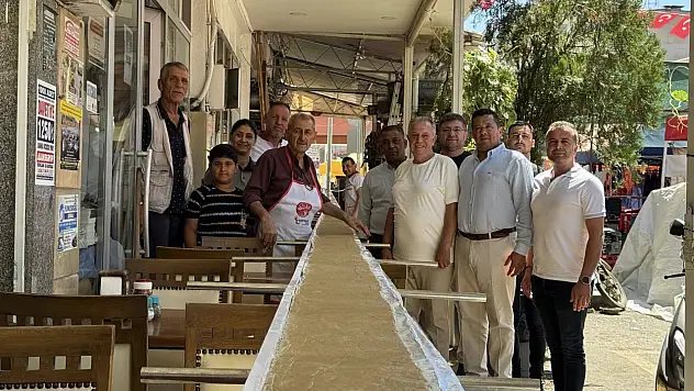 Karacasu'da dev tahinli pide festivale damga vurdu