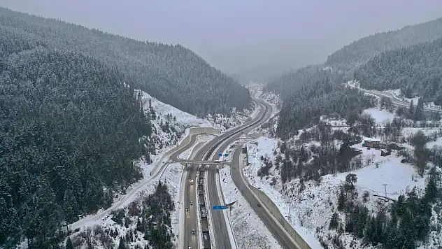 Kastamonu'nun yüksek kesimlerinde kar yağışı ve sis etkili oluyor