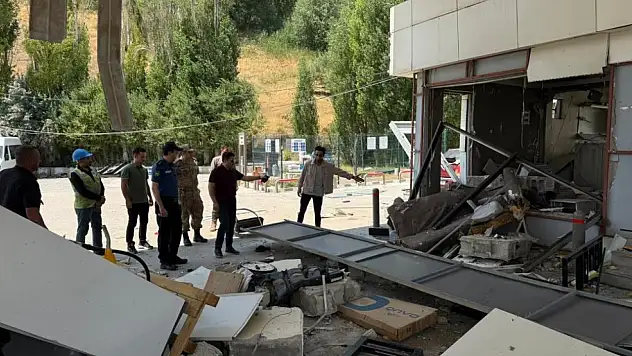 Kaymakam Bulut, petrol istasyonunda incelemelerde bulundu