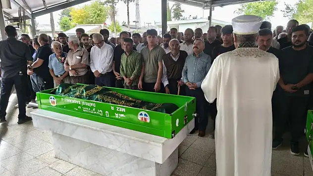 Kazada hayatını kaybeden AK Parti eski ilçe başkanı toprağa verildi