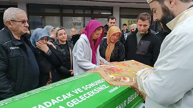 Kazada ölen iki kız çocuğu son yolculuğuna uğurlandı