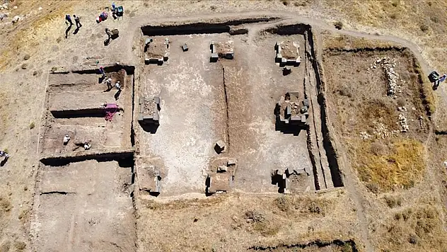 Kef Kalesi'nin mimari yapısı belirginleşiyor