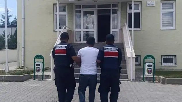 Kırıkkale jandarma ekipleri aranan şahısları kıskıvrak yakaladı