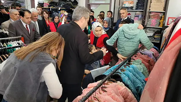 Kızılaydan çocuklara kışlık destek