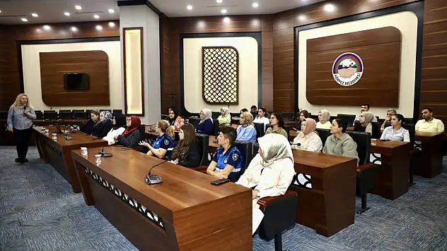 Körfez Belediyesi Meme Kanseri Semineri Düzenledi