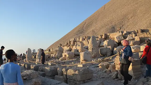 Kültürler Nemrut Dağı Ören Yeri'ni ziyaret etti