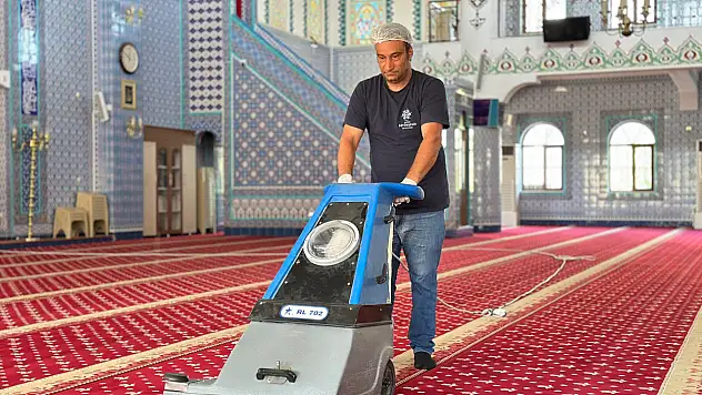 Kurban Bayramı öncesi ibadethanelerde temizlik çalışmaları