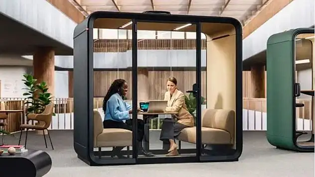 Kurumsal İletişim ve Ekip İşbirliği: Modern Ofislerde Akustik Çözümlerin Stratejik Rolü