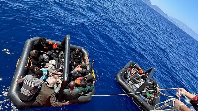 Kuşadası'nda 22 Düzensiz Göçmen Kurtarıldı