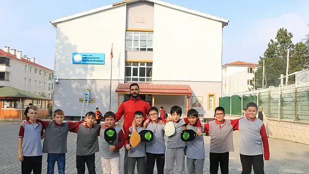 Ladik ilçesinde öğrenciler ve öğretmenler pickleball ile tanıştı