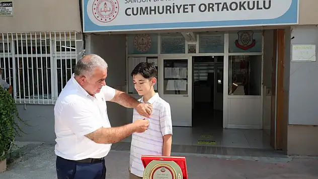 LGS Türkiye birincisi ödüllendirildi