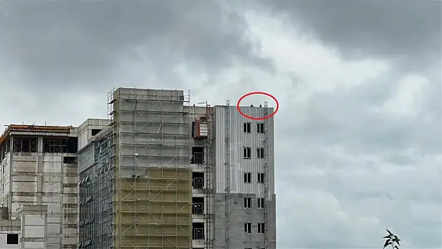 Maaş kavgası çatıda bitti