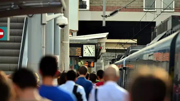 Memurlar iş bırakıyor