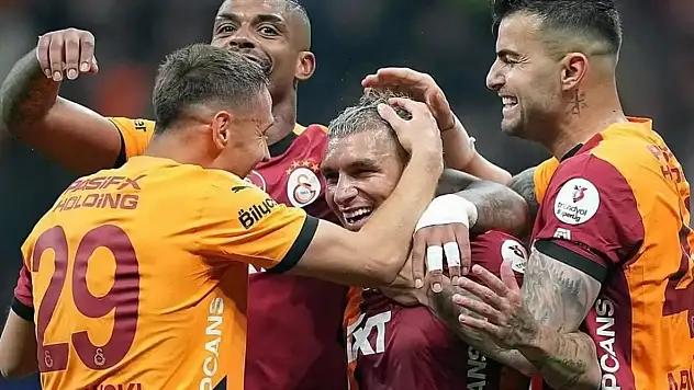 Menajeri İstanbul'a geldi! Galatasaray'dan ayrılıyor
