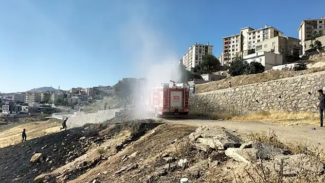 Menemen istekleri yangına neden oldu