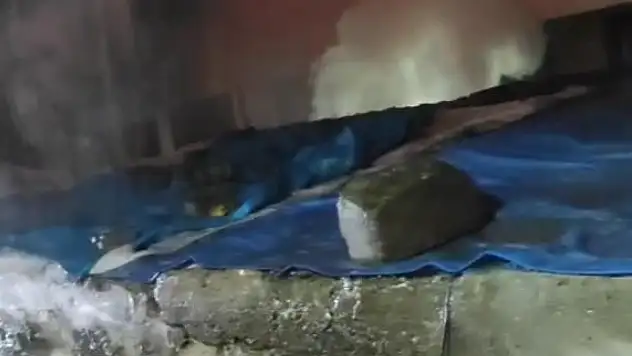 Metruk binada çıkan yangın söndürüldü