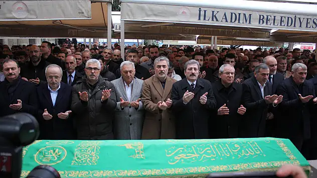 Milletvekili Aksu'dan babasına son görev