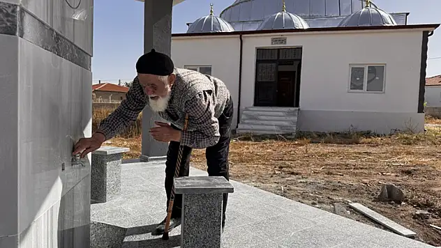 Miras bırakacağı arazisini satıp cami yaptırdı