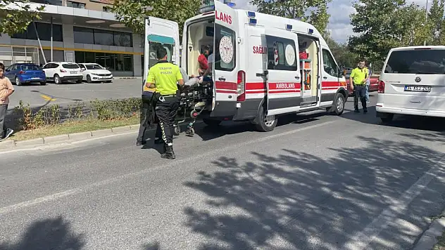 Motosiklet ile otomobil çarpıştı: 1 yaralı