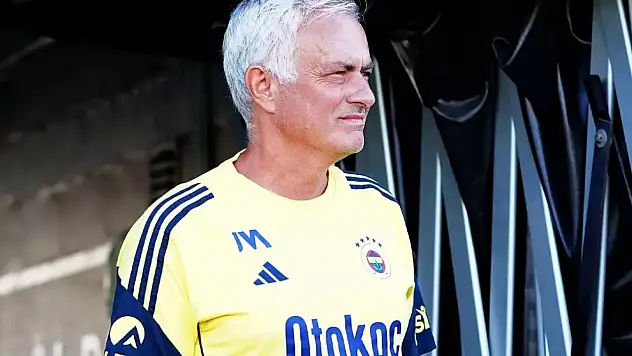 Mourinho'dan sürpriz telefon: Galatasaray'a gitme Fenerbahçe'ye gel