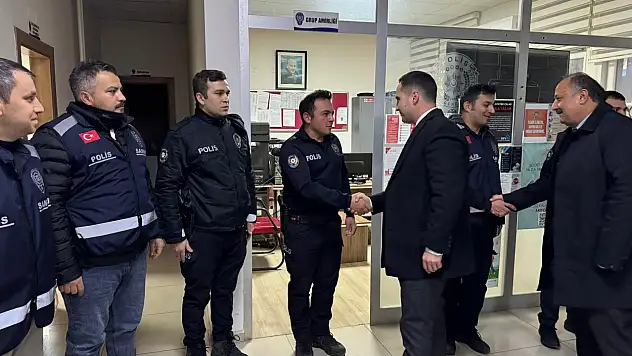 Nöbetçi Personellere Anlamlı Ziyaret