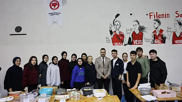 Öğrencilerden Filistin'e Destek Kermesi