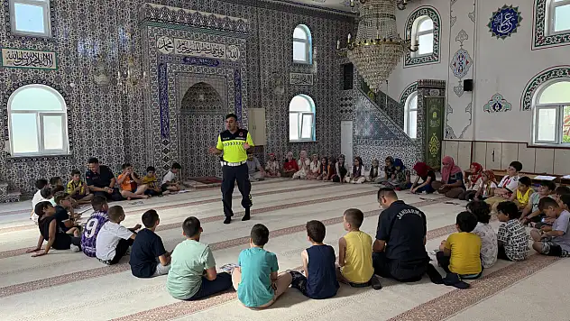 Öğrencilere trafik eğitimi