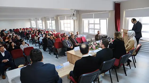 Öğretmen adaylarına tecrübe aktarımı