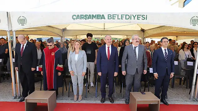 OMÜ Hukuk Fakültesi'nde mezuniyet töreni