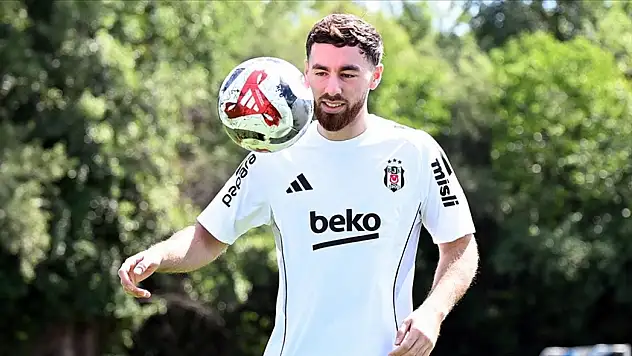 Orkun Kökçü, Beşiktaş formasıyla ilk idmanına çıktı