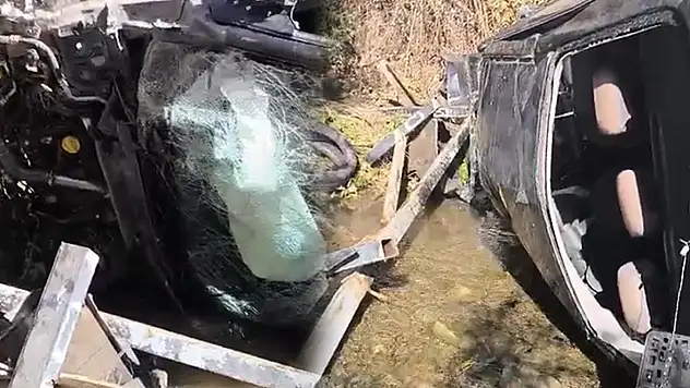 Otomobil dereye uçtu: 4 yaralı