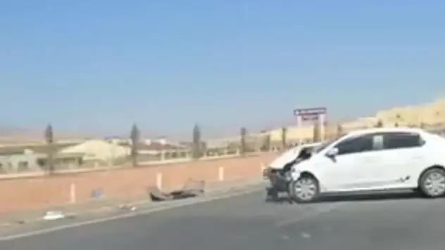 Otomobil ile hafif ticari araç çarpıştı: 3 yaralı