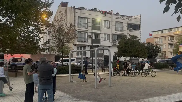 Oyun parkında çocuğa yorgun mermi isabet etti