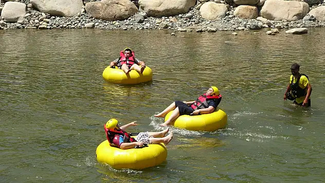 Özel çocukların rafting heyecanı