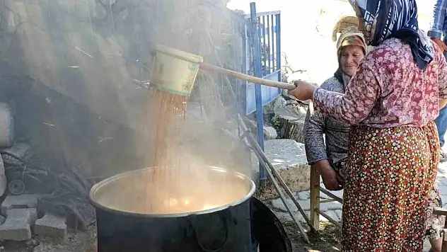 Pekmezler kaynatılmaya başlandı