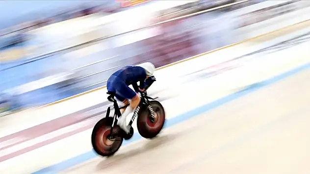 Pist bisikletinde dünya rekoru denemeleri