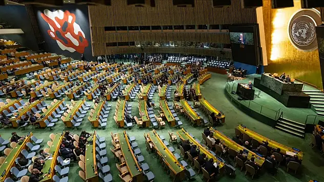 Protesto edilen Netanyahu boş salona konuştu