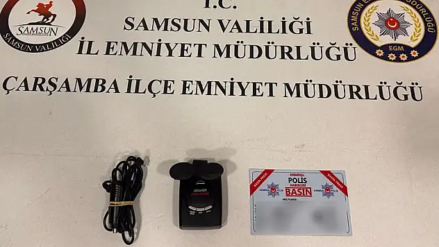 Radar tespit cihazı ile sahte polis kartı ele geçirildi
