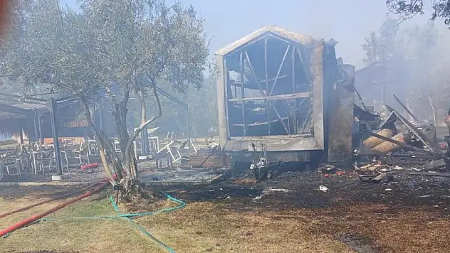 Restoranın mutfağında yangın çıktı