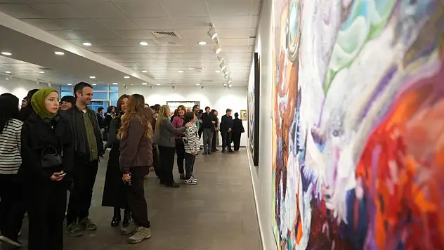 Retro-Perspektif sergisi açıldı