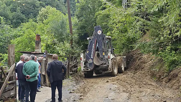 Sağanaktan dolayı heyelan oluştu